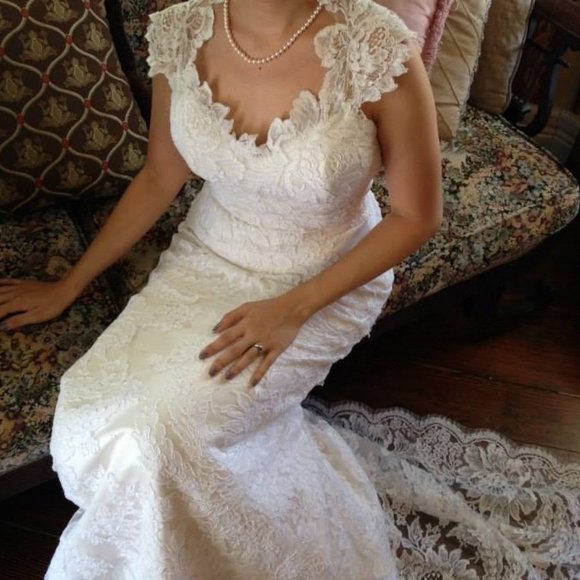 Anna Maier - Ulla Maija Coutour Lace Trumpet Wedding dress - Picture 4 of 16